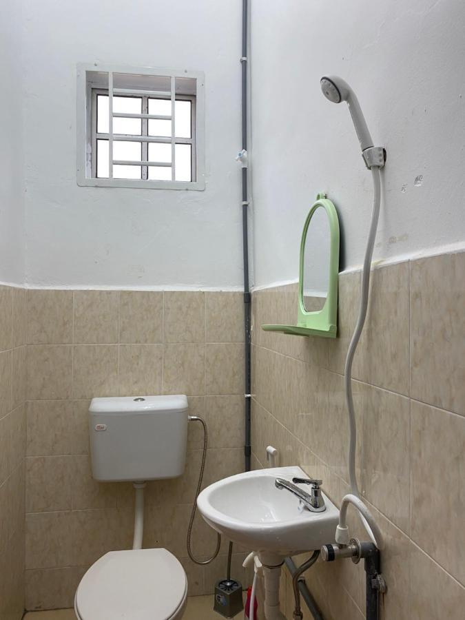 Cempaka Homestay פאריט ראג'ה מראה חיצוני תמונה