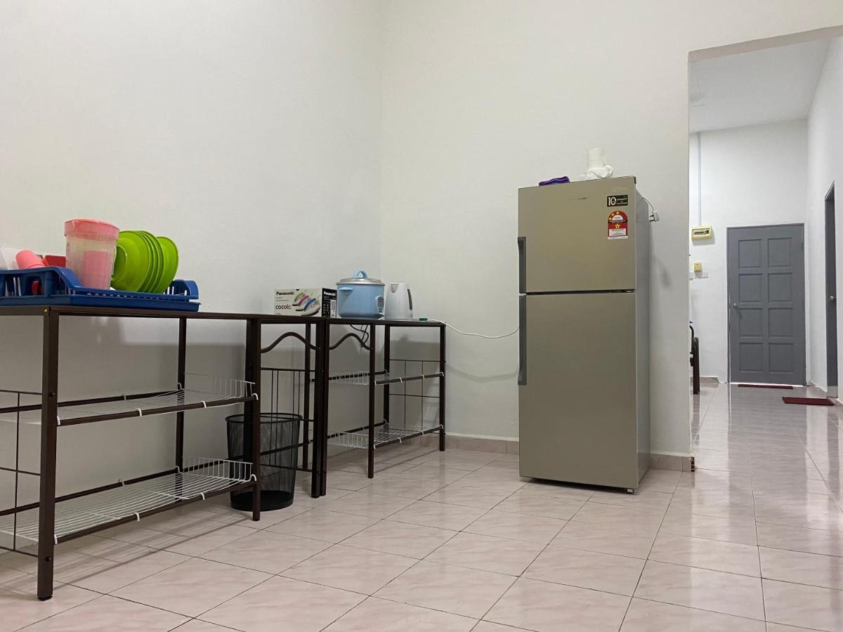 Cempaka Homestay פאריט ראג'ה מראה חיצוני תמונה